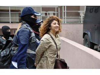 HDP İzmir il eş başkanları tutuklandı