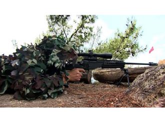 Patlayıcıyla sınırı geçmeye çalışan terörist vuruldu