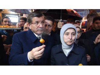 Davutoğlu Van esnafını ziyaret etti