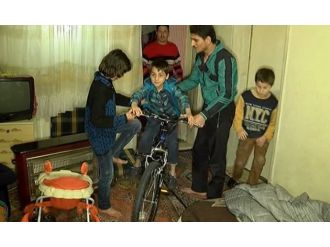 Erdoğan’dan Suriyeli Hasan’a bisiklet sürprizi