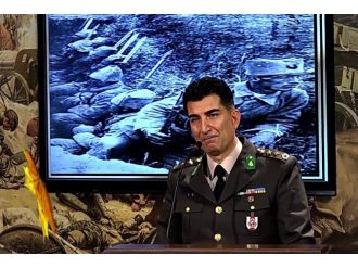 Şehidi anlatırken hem ağladı hem ağlattı