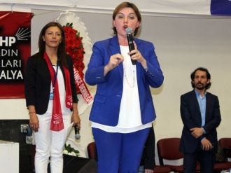 "Özgecan yasası bir an önce çıkmalı"