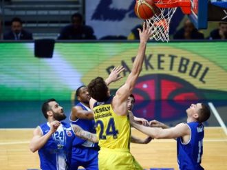 Fener farklı kazandı