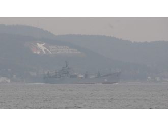 Rus gemisi Boğaz’dan geçti