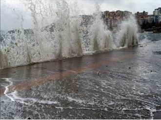 Çanakkale’de deniz ulaşımı durdu