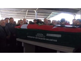 Ozancan’ın cenazesi tekbirler eşliğinde camiye getirildi