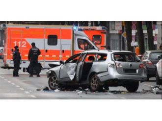 Berlin’de bomba yüklü araç patlatıldı