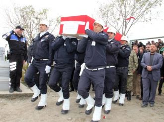 Şehit polis Alagöz toprağa verildi