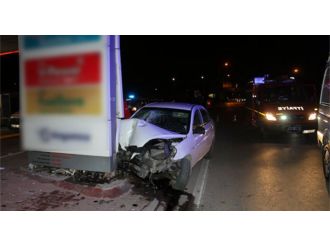 Sıkıştığı otomobilden kurtarılırken sigara içmek istedi