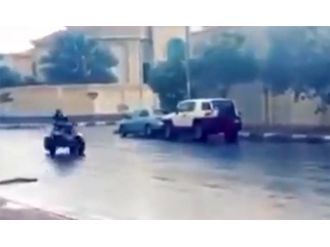 Arkadaşlarına hava atmak isterken...