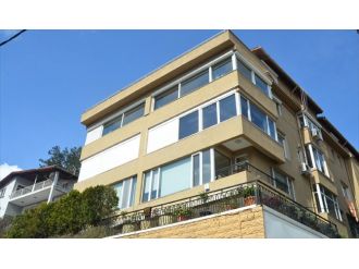 Ünlü profesöre 1 buçuk milyon liralık gasp