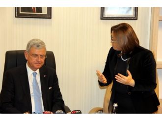 AB Bakanı Bozkır’dan PSV taraftarına tepki