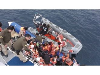 İzmir’de 54 kaçak göçmen yakalandı