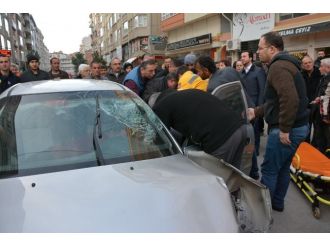 Direksiyon başında kalp krizi geçirince kaza yaptı