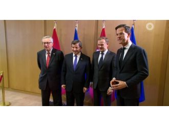 Davutoğlu, Tusk, Juncker ve Rutte ile kahvaltı yaptı