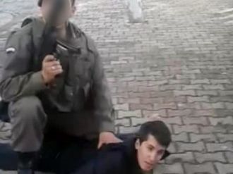 Asker böyle etkisiz hale getirdi!