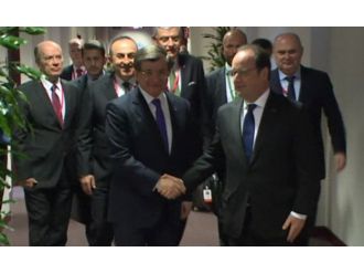 Davutoğlu, Hollande ile görüştü