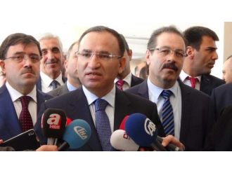 "Kılıçdaroğlu akademisyenlerin imzaladığı bildiriye imza atar mı ?"