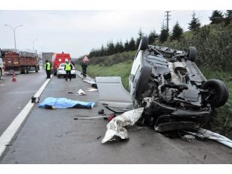 TEM’de feci kaza: 3 ölü