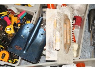 Uçağa kürekle binmek istediler