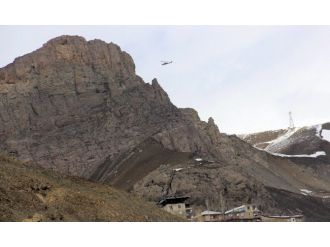 Hakkari’de hareketli saatler