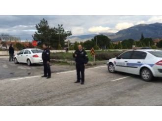 İzmir’de jandarma aracına silahlı saldırı: 1 asker yaralı