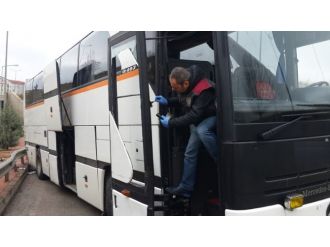 Üniversite binası önünde kaza yapan otobüs çalıntı çıkınca...