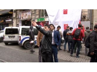 Bazıları da patlama bölgesinde özçekim derdinde