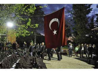 Hataylı şehidin babaevine ateş düştü