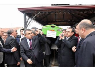 Emniyet Genel Müdürü Lekesiz’in acı günü