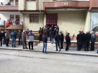 Baba evine ateş düştü