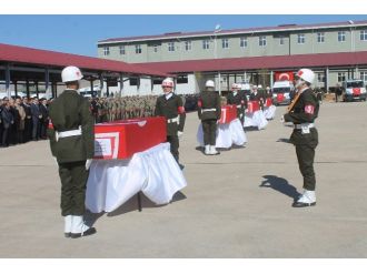 Mardin’de şehitler için tören düzenlendi