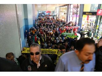 Teröre karşı tüm renkler birleşti