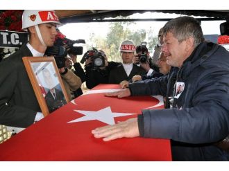 Şehit uzman çavuş son yolculuğuna uğurlandı