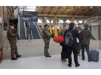 Brüksel’de tren garında şüpheli paket paniği