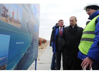 Putin’in inşa ettirdiği köprüye Türk gemisi çarptı