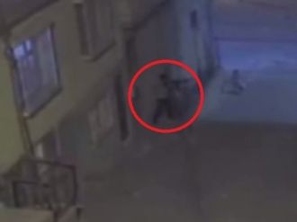 Karakol ve zırhlı araca saldırı kamerada