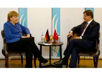 Başbakan Davutoğlu, Alman mevkidaşıyla görüştü