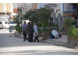 Öğrenci yurdu önünde bomba !