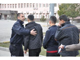 Muş’ta ’2 canlı bomba’ yakalandı