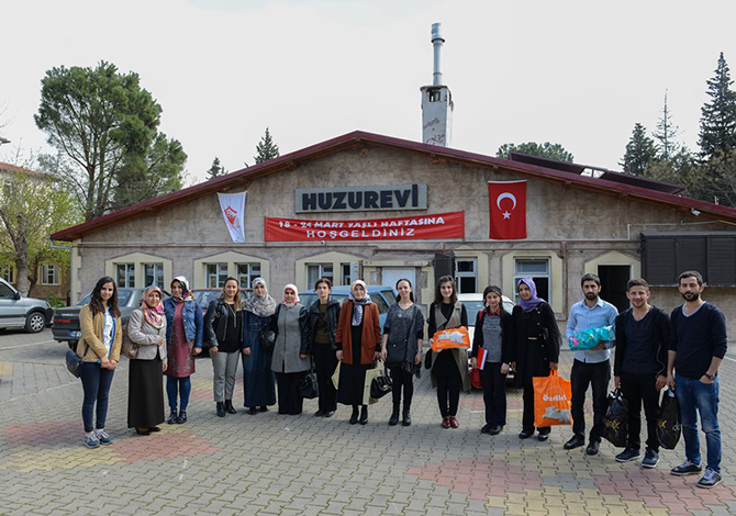 KSÜKAM Yaşlılar Haftasında Huzurevini Ziyaret Etti