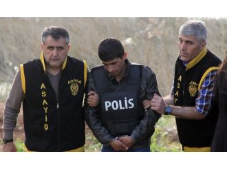 Vahşi cinayeti işleyip canlı yayına çıktı