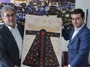 Gazeteci Taş’a anlamlı hediye