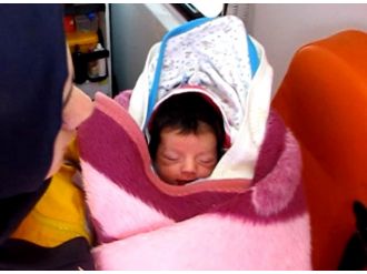 En küçük sığınmacı: ’Umuda yolculuk’ta 3 günlük bebek