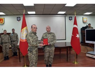 Orgeneral Akar’dan o askere "Üstün Cesaret ve Feragat Madalyası"