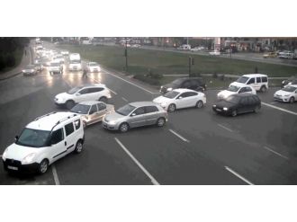 Yalova’da trafik kazaları MOBESE’lere yansıdı