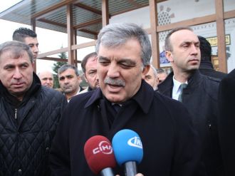 Gül’den Pakistan Başbakanı Şerif’e taziye telefonu