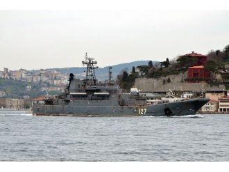 Rus savaş gemisi İstanbul Boğazı’ndan geçti