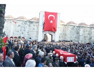 Babası da şehit olmuştu onun yanına defnedildi