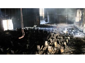 Teröristler kütüphaneyi bile yaktı !